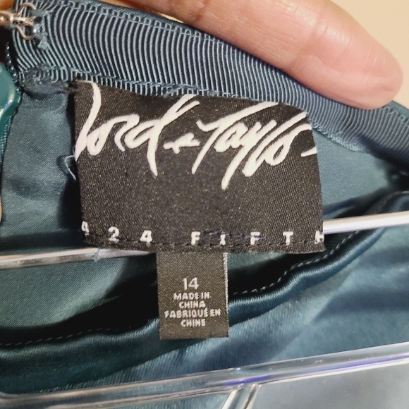 Lord & Taylor | Women's Dark Green Silk Blend Circle or Skater Skirt (Size 14) - Picture 3 of 12